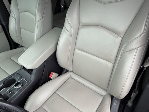 Used 2019 Cadillac XT4 Premium Luxury FWD image 22
