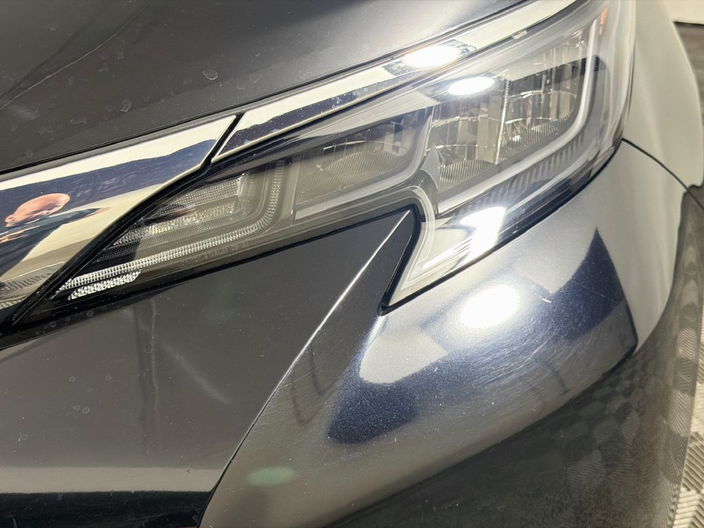 Used 2025 Toyota Sienna XLE FWD image 9