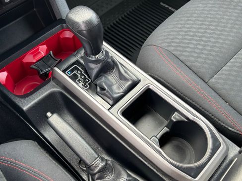 Used 2020 Toyota Tacoma SR5 AWD/4WD image 19