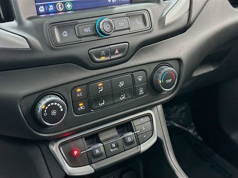 Used 2024 GMC Terrain SLE w/ Elevation Edition image 16