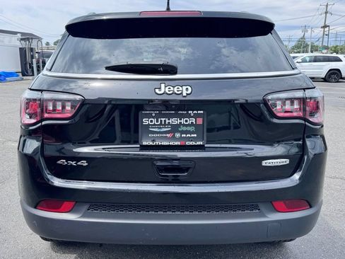 Used 2023 Jeep Compass Latitude w/ Convenience Group AWD/4WD image 6