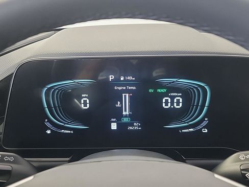Used 2023 Kia Niro EX FWD image 23