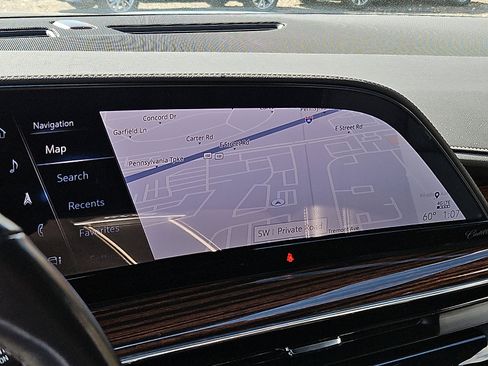 Used 2024 Cadillac Escalade ESV Luxury image 16