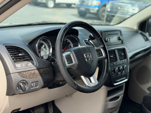 Used 2013 Dodge Grand Caravan SE FWD image 9