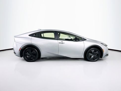 Used 2025 Toyota Prius LE image 10