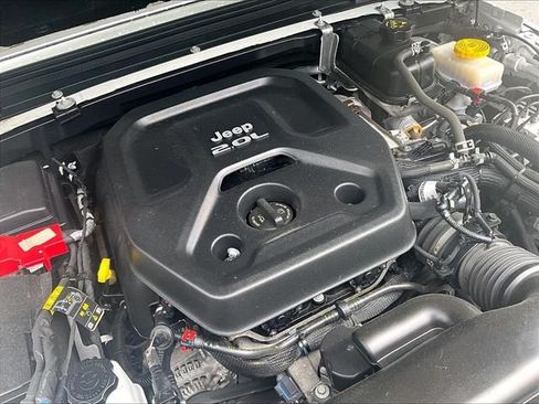 Used 2021 Jeep Wrangler Unlimited Sahara w/ Uconnect 4C Nav & Sound Group AWD/4WD image 32