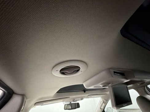 Used 2011 Buick Enclave CXL image 19