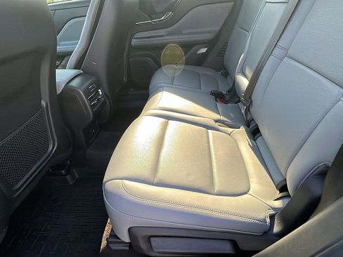 Used 2021 Lincoln Corsair AWD w/ Premium Package image 18