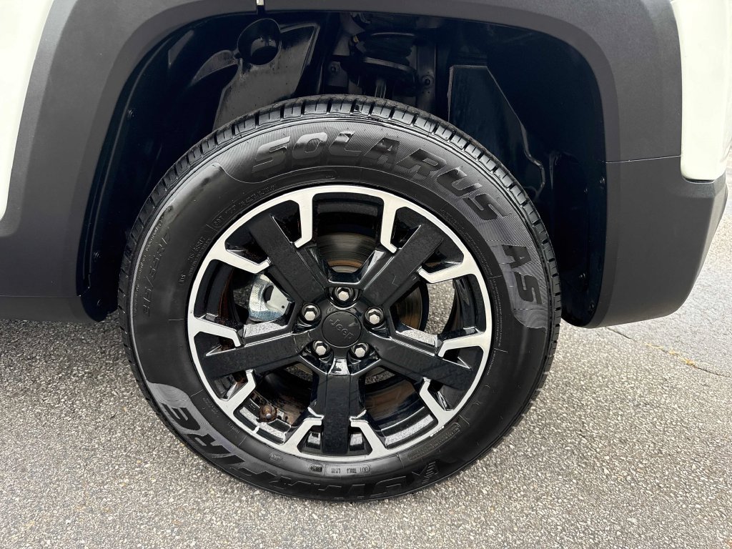 Used 2023 Jeep Renegade Trailhawk AWD/4WD image 33