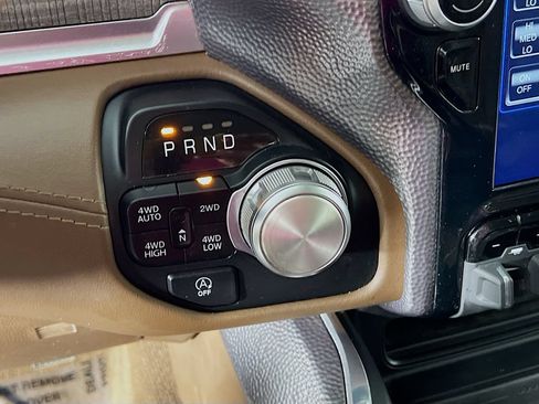 Used 2021 RAM 1500 Limited AWD/4WD image 17
