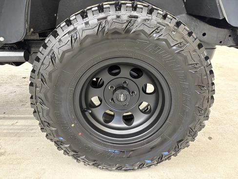 Used 2006 Jeep Wrangler X w/ Tire & Wheel Group (Ecco) AWD/4WD image 10