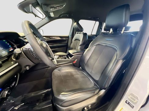 Used 2022 Jeep Grand Cherokee Trailhawk w/ Luxury Tech Group III AWD/4WD image 22