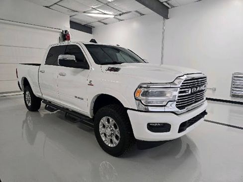 Used 2022 RAM 2500 Laramie AWD/4WD image 3