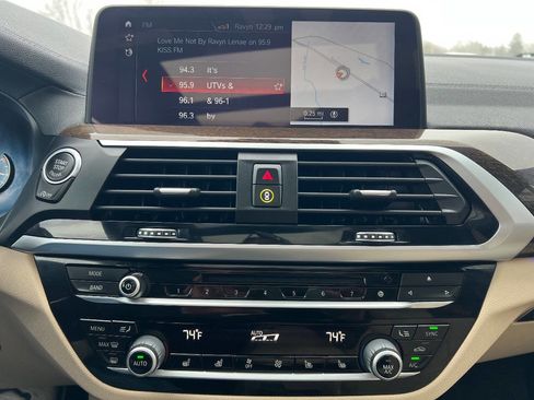 Used 2018 BMW X3 M40i image 11