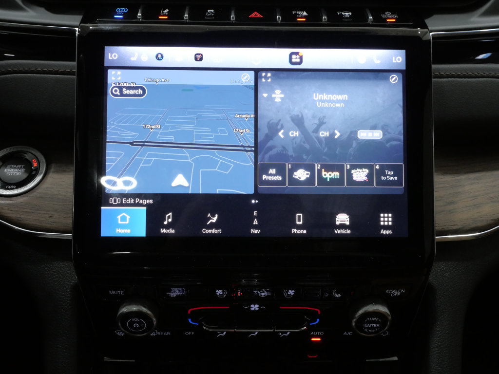 Used 2023 Jeep Grand Cherokee Summit w/ High Altitude Package AWD/4WD image 23