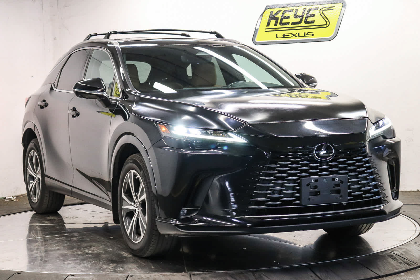 Used 2024 Lexus RX 350h w/ Convenience Package AWD/4WD image 3