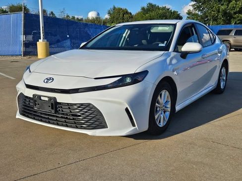 Used 2025 Toyota Camry LE FWD image 2