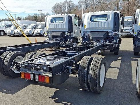 New 2026 Isuzu NPR image 3