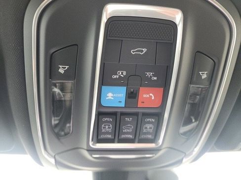 New 2025 Jeep Grand Cherokee L Limited image 11