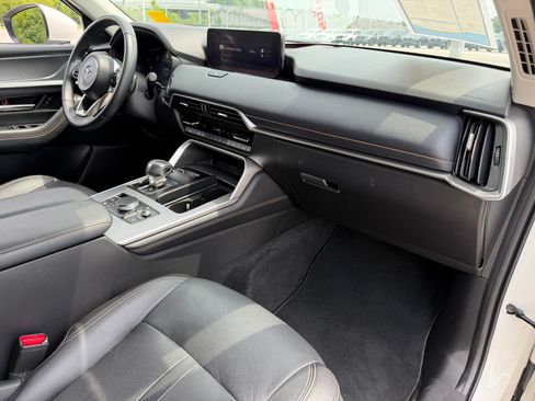 Used 2024 MAZDA CX-90 Plug-In Hybrid w/ Preferred AWD/4WD image 27
