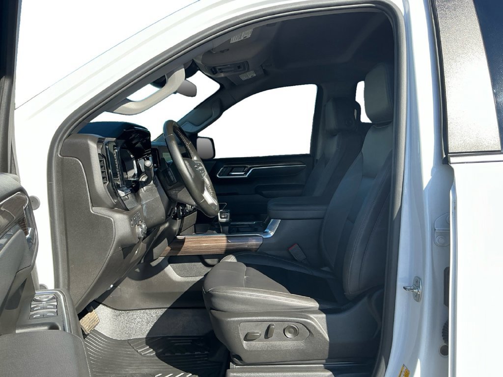 Used 2025 Chevrolet Silverado 1500 RST w/ RST All Star Premium Package AWD/4WD image 14