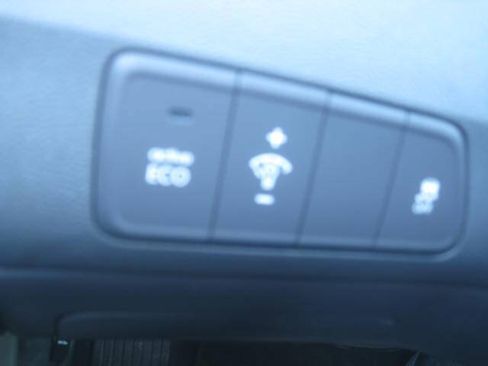 Used 2013 Hyundai Elantra GLS FWD image 22