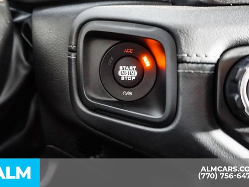 Used 2025 Jeep Wrangler Unlimited Sahara AWD/4WD image 30