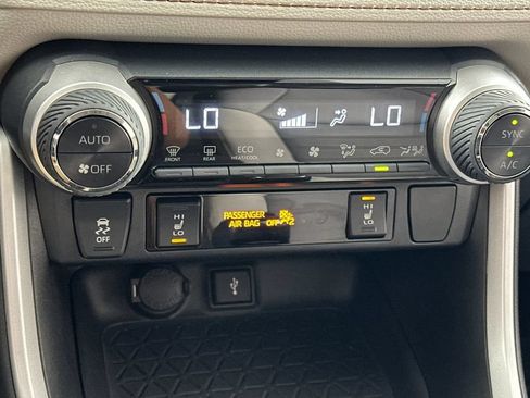 Used 2021 Toyota RAV4 XLE Premium AWD/4WD image 25