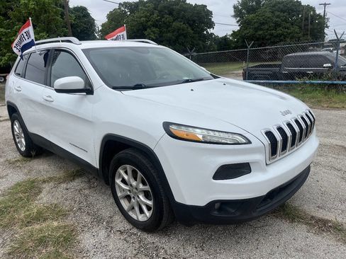 Used 2015 Jeep Cherokee Latitude FWD image 5