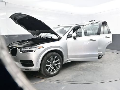 Used 2018 Volvo XC90 T6 Momentum w/ Convenience Package AWD/4WD image 53