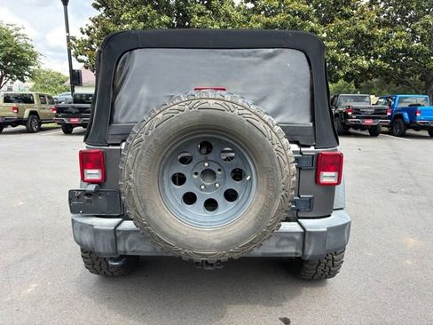 Used 2017 Jeep Wrangler Unlimited Sport w/ Connectivity Group AWD/4WD image 4