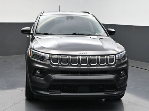 Used 2022 Jeep Compass Latitude AWD/4WD image 2