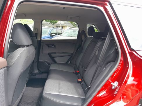Used 2021 Nissan Rogue S AWD/4WD image 29