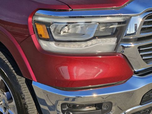 Used 2020 RAM 1500 Laramie AWD/4WD image 9