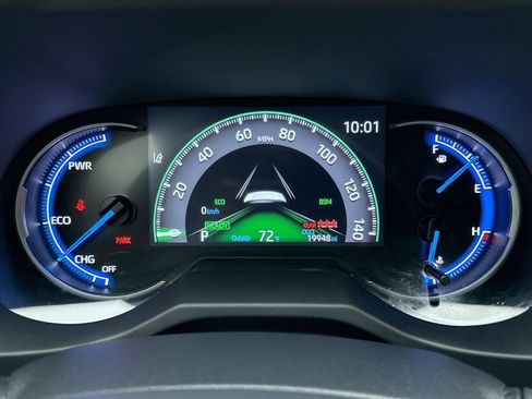 Used 2025 Toyota RAV4 XLE AWD/4WD image 13