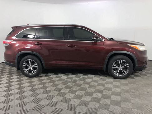 Used 2016 Toyota Highlander XLE image 9