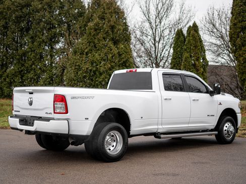 Used 2024 RAM 3500 Big Horn w/ Sport Appearance Package image 5