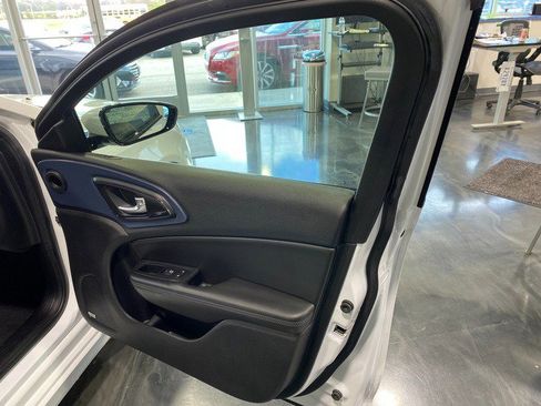 Used 2016 Chrysler 200 S w/ Navigation & Sound Group I image 19