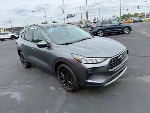 Used 2024 Ford Escape Active w/ Tech Pack #2 AWD/4WD image 3