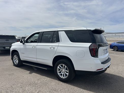 Used 2025 Chevrolet Tahoe LS RWD image 3