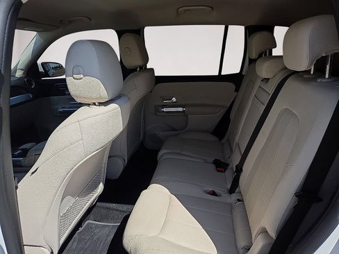 Used 2022 Mercedes-Benz GLB 250 4MATIC w/ Premium Package Lite image 18