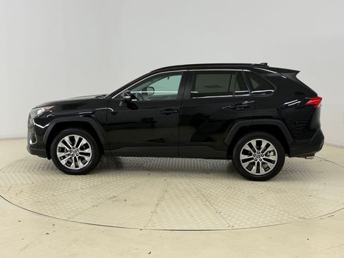 Used 2021 Toyota RAV4 XLE Premium FWD image 2
