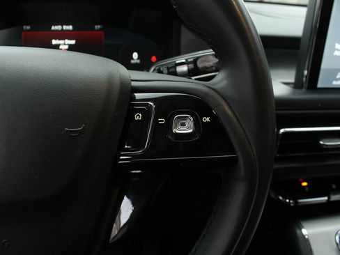 Used 2023 Lincoln Aviator AWD image 28