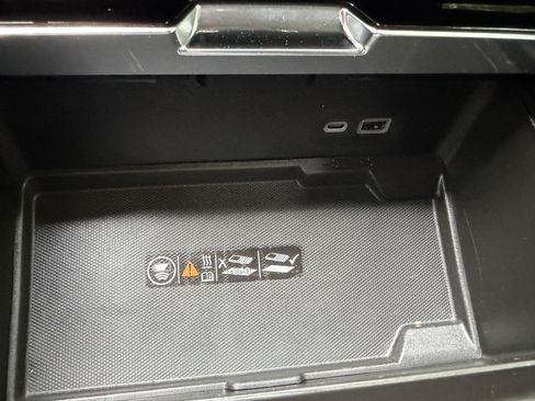 Used 2025 GMC Yukon Denali AWD/4WD image 42