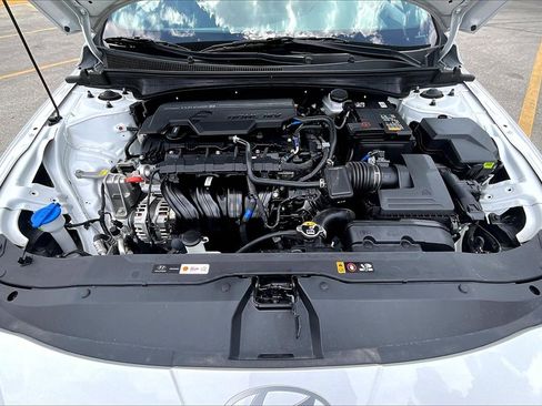Used 2024 Hyundai Elantra SEL image 10