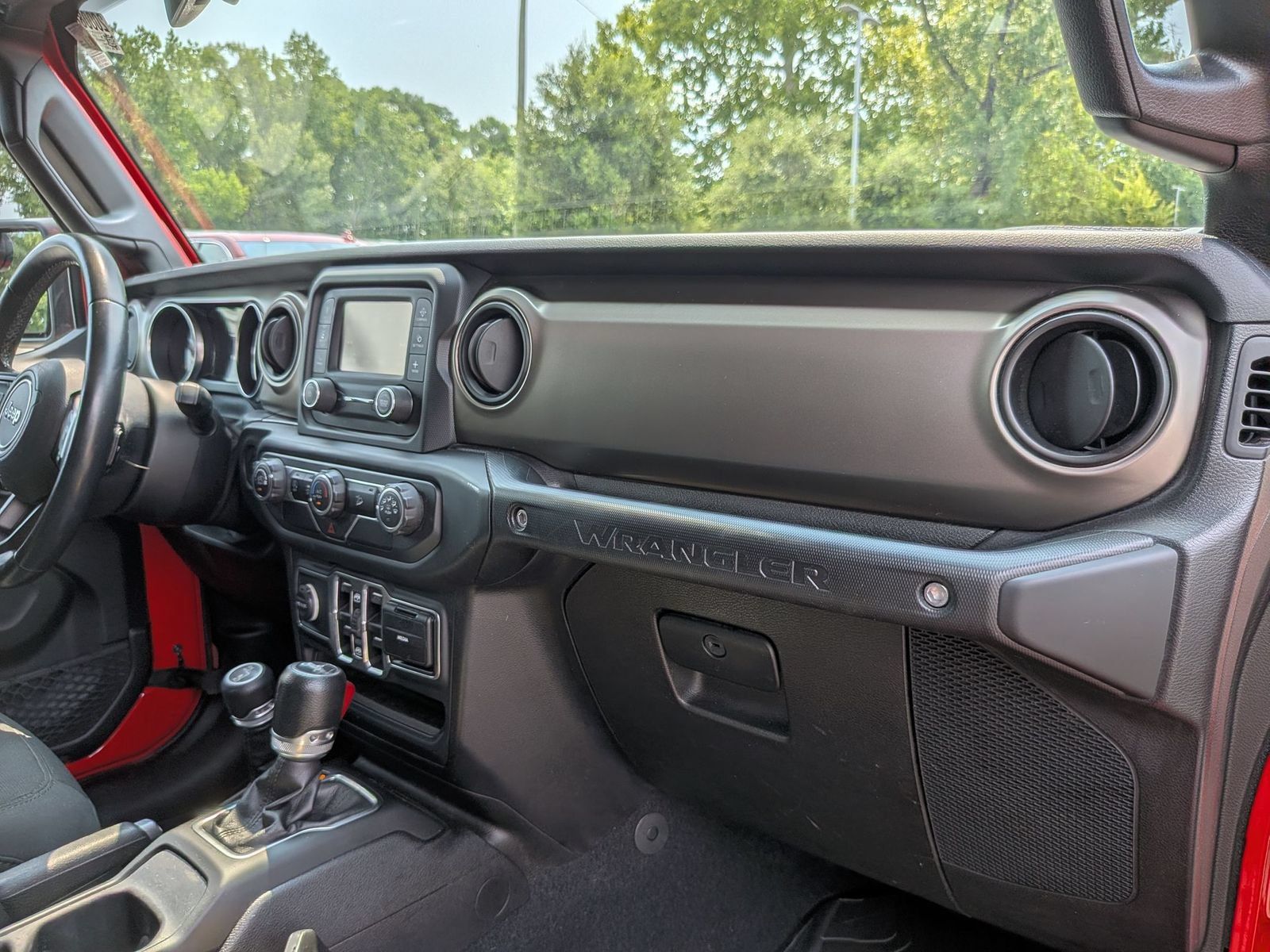 Used 2018 Jeep Wrangler Unlimited Sport S AWD/4WD image 34
