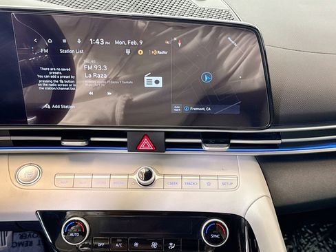 Used 2021 Hyundai Elantra Limited image 15