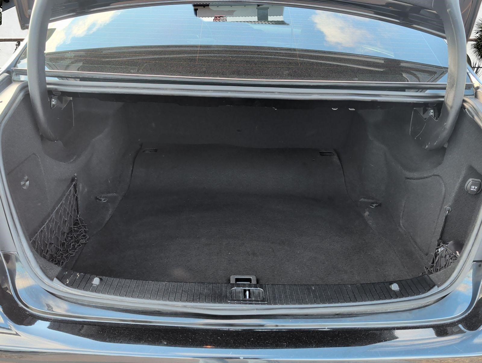 Used 2014 Mercedes-Benz E 350 Sedan image 25