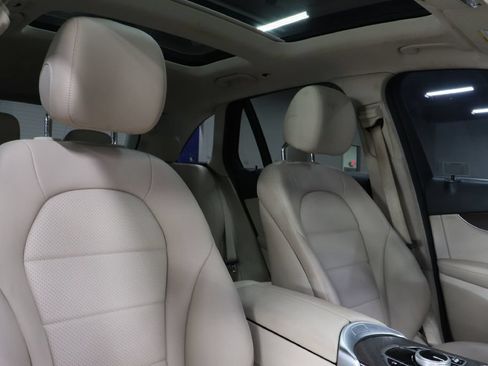 Used 2019 Mercedes-Benz GLC 300 4MATIC image 25