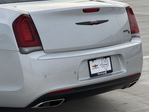 Used 2023 Chrysler 300 S image 6